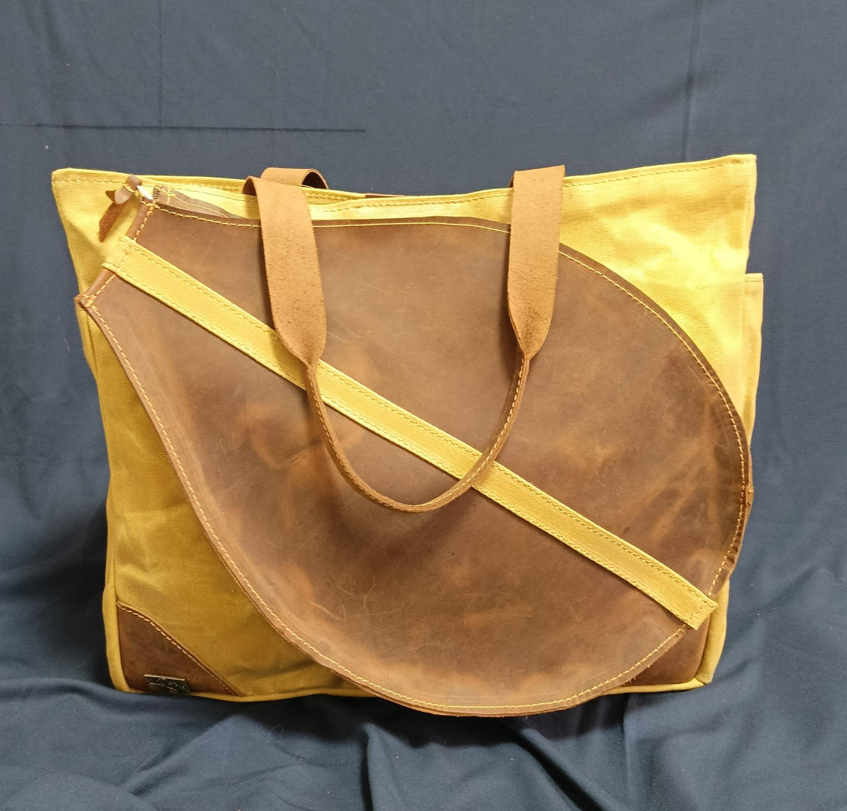 Genuine leather and canvas fabric combination special design tennis bag