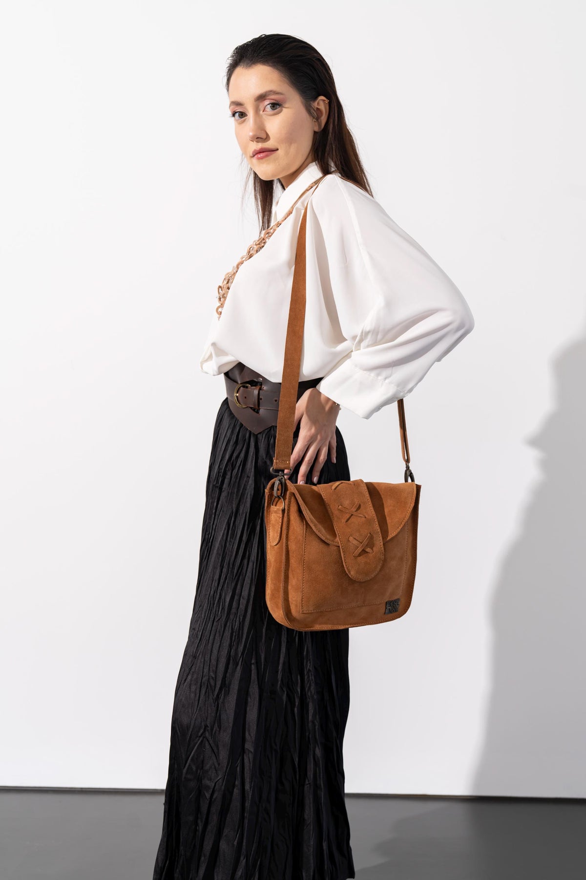 Women's genuine suede leather bag. It is a design product. - görsel 3