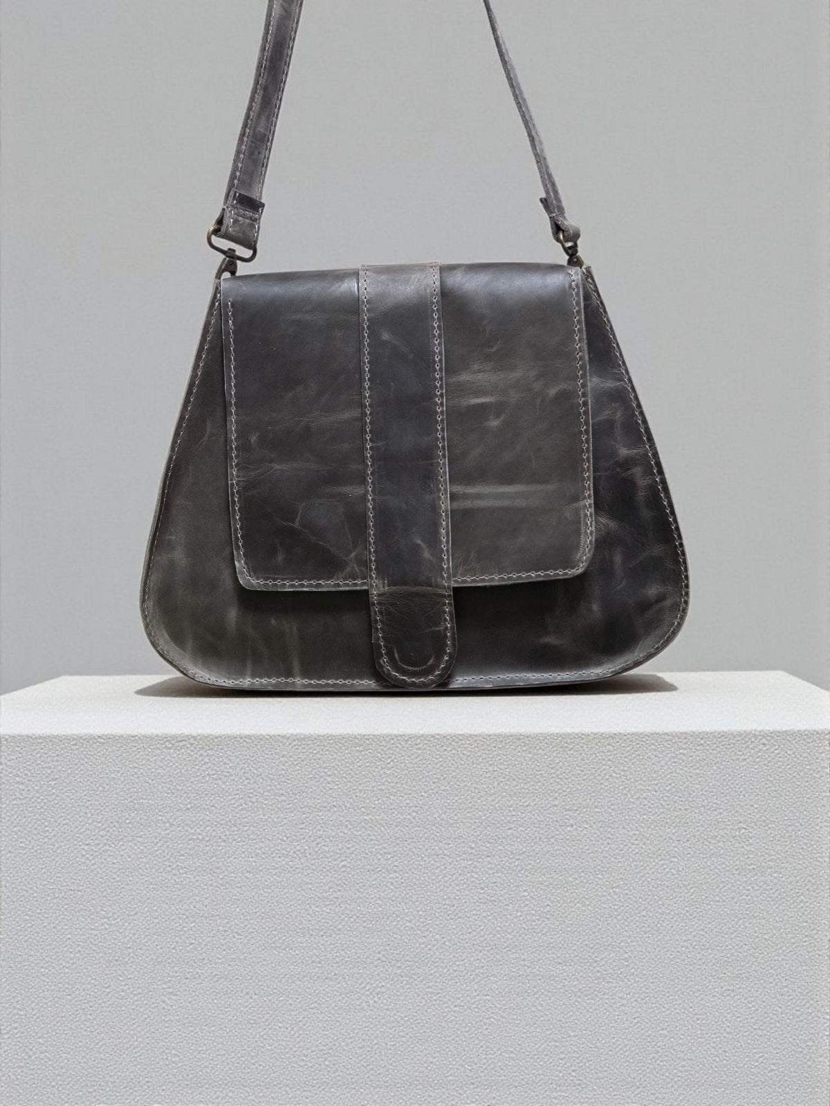 women's shoulder bag made of genuine leather - görsel 5