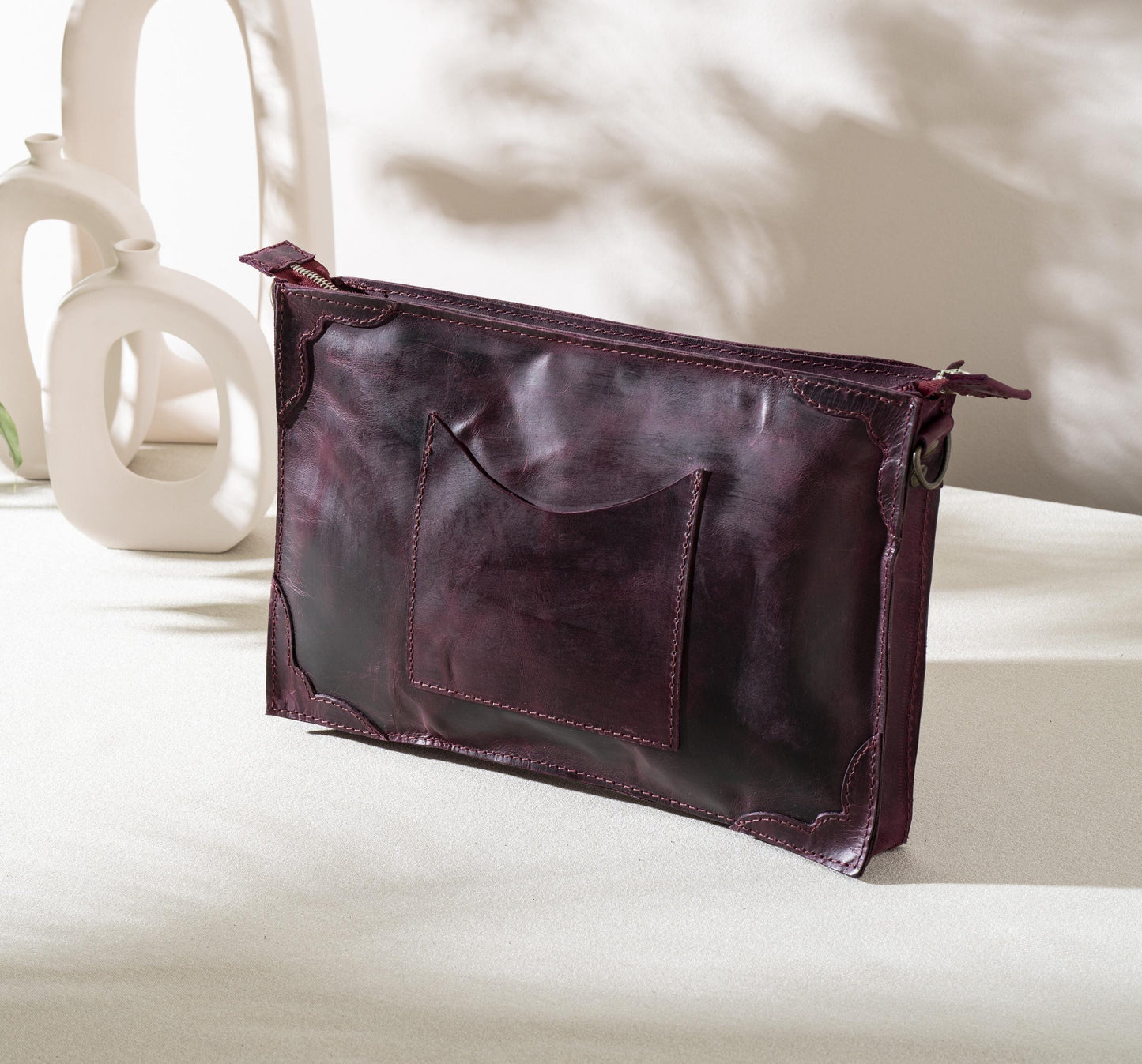 Made of genuine leather. Women's portfolio bag