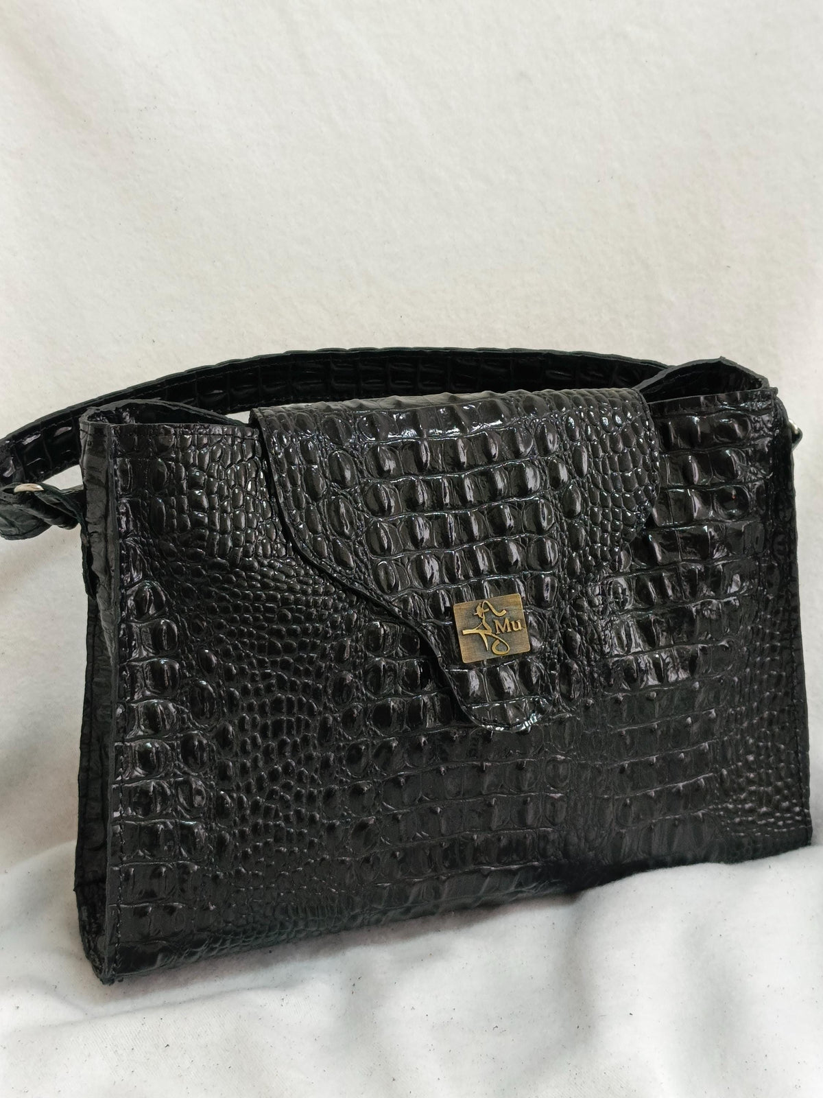 Women's leather shoulder bag