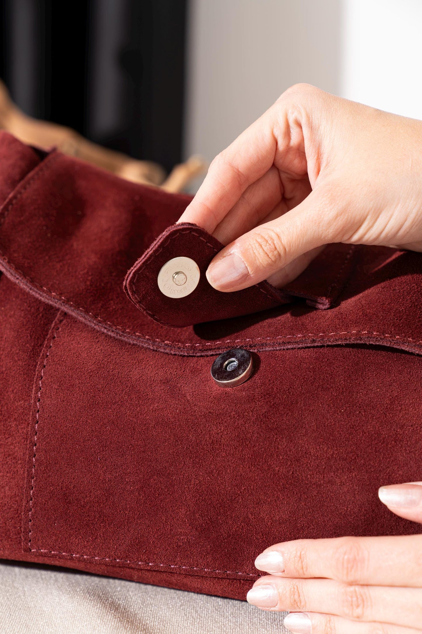 Suede Leather Handbag: Women's Crossbody Bag