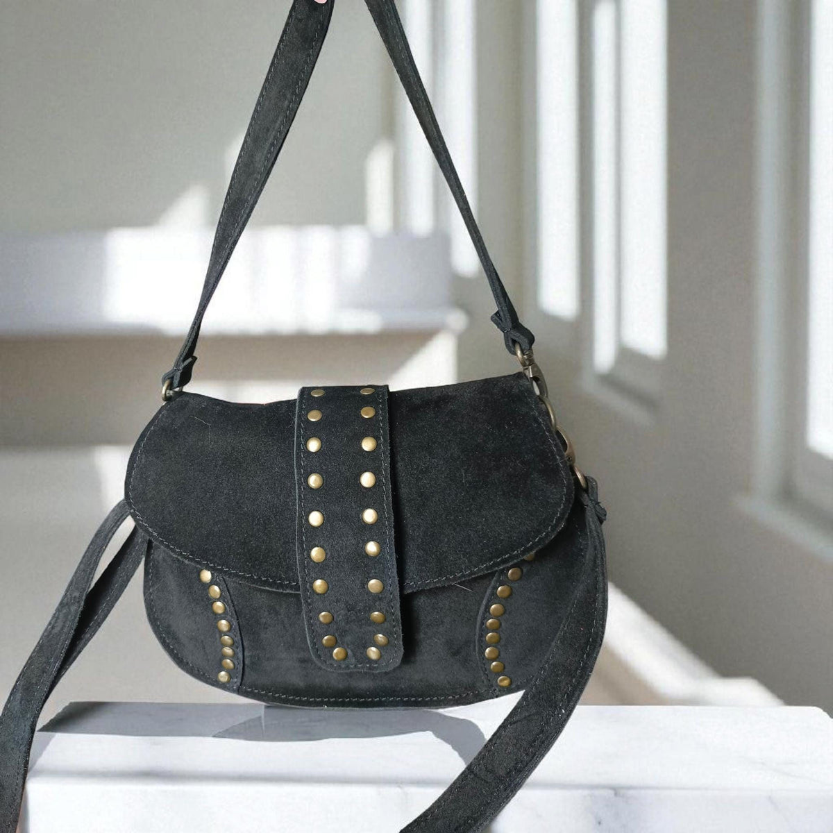 Women's shoulder bag made of genuine suede leather - görsel 2