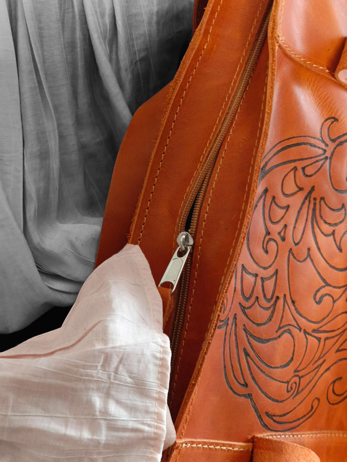 Women's leather bag, laptop bag - görsel 5